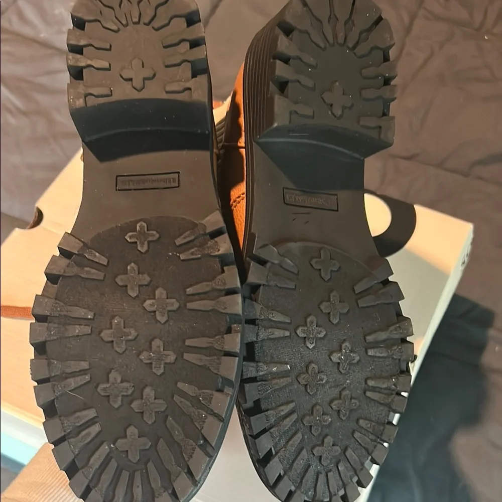 SO Tan and Cream Lace Up Boots with Chunky Sole - Picture 6 of 9